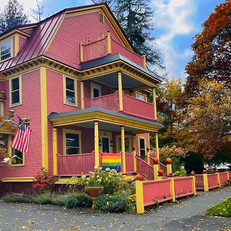 The Village Inn Of Woodstock-2